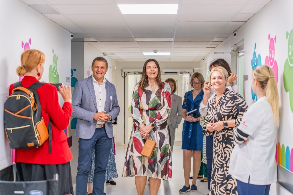 Sotsiaalminister_lastehaiglas_10.06.2025_foto_RLepmets-35.jpg