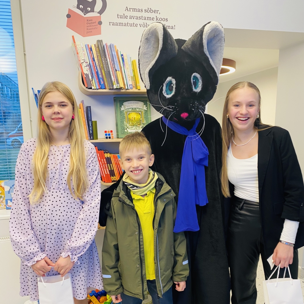 Raamatukass Gustav koos esinejatega